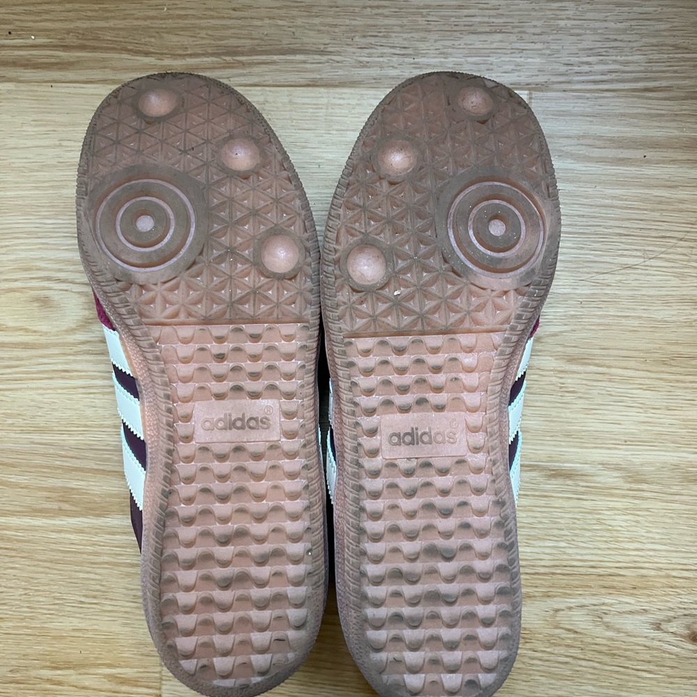 Burgundy/Maroon Adidas Sambas - Picture 7 of 8